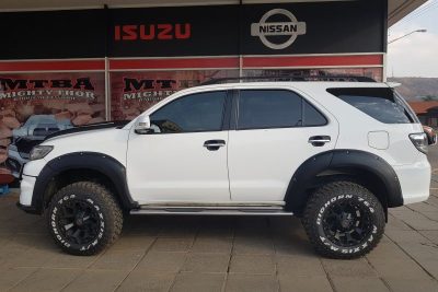 Toyota Fortuner 2012-2015 Wheel Arches (V2)