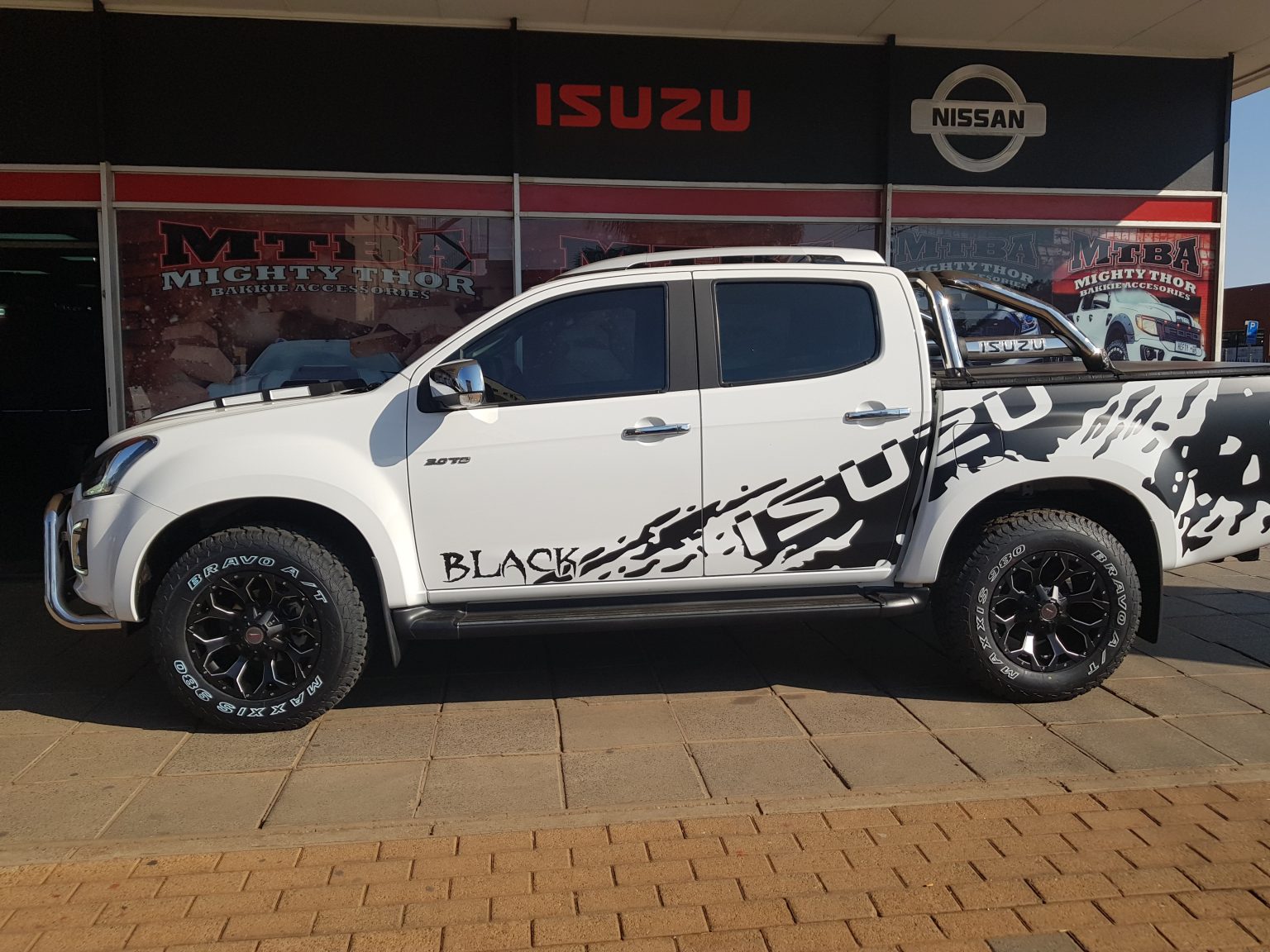 isuzu-d-max-2016-2021-tonneau-cover-double-cab-mighty-thor-bakkie