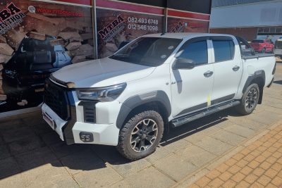 Toyota Hilux 2016+ Side Step (Black) BS80085