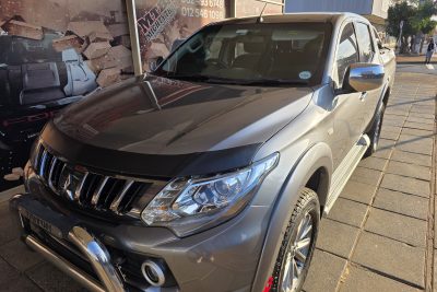 Mitsubishi Triton 2015-2018 Bonnet Guard (Stick On)