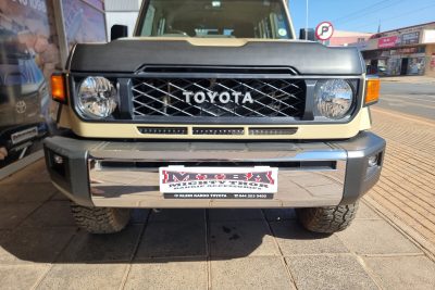 Toyota Land Cruiser 2024 + Bonnet Guard (Stick On) 76/79 Series