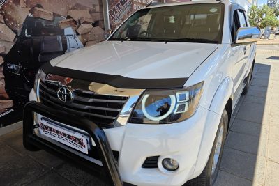 Toyota Hilux 2012-2015 Bonnet Guard (Stick On)