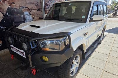 Mahindra 2019+ Bonnet Guard (Stick On)
