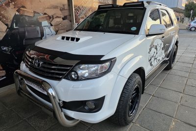Toyota Fortuner 2012-2015 Bonnet Guard (Stick On)
