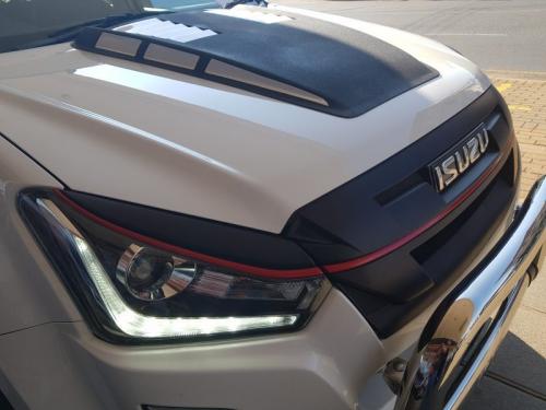 ISUZU