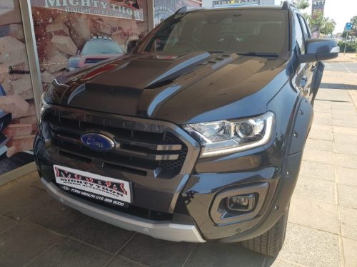Bonnet scoop V4, fendr flares V2 - ford Ranger T8