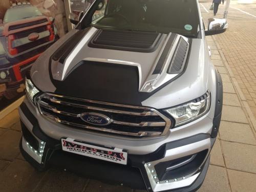 Headlight trimmings, mega bonnet scoop, studded wheel arches, thunderseries bonnet scoop - Everest