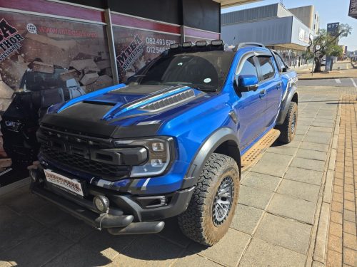 Bonnet-scuup-roof-lights-Ford-Raptor-Next-gen