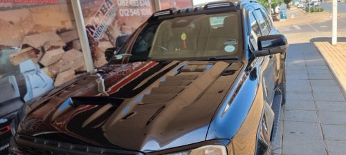Custom-bonnet-scoop-Ford-Everest-2023