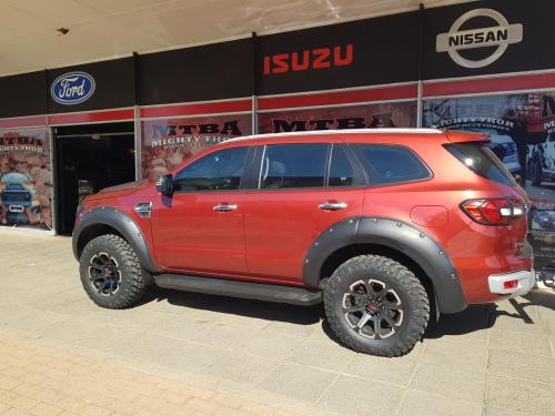Fender-flares-V2-tail-lamp-covers-FORD-EVEREST-2015-2022