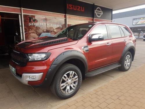 Studded-wheel-arches-mega-bonnet-scoop-Everest